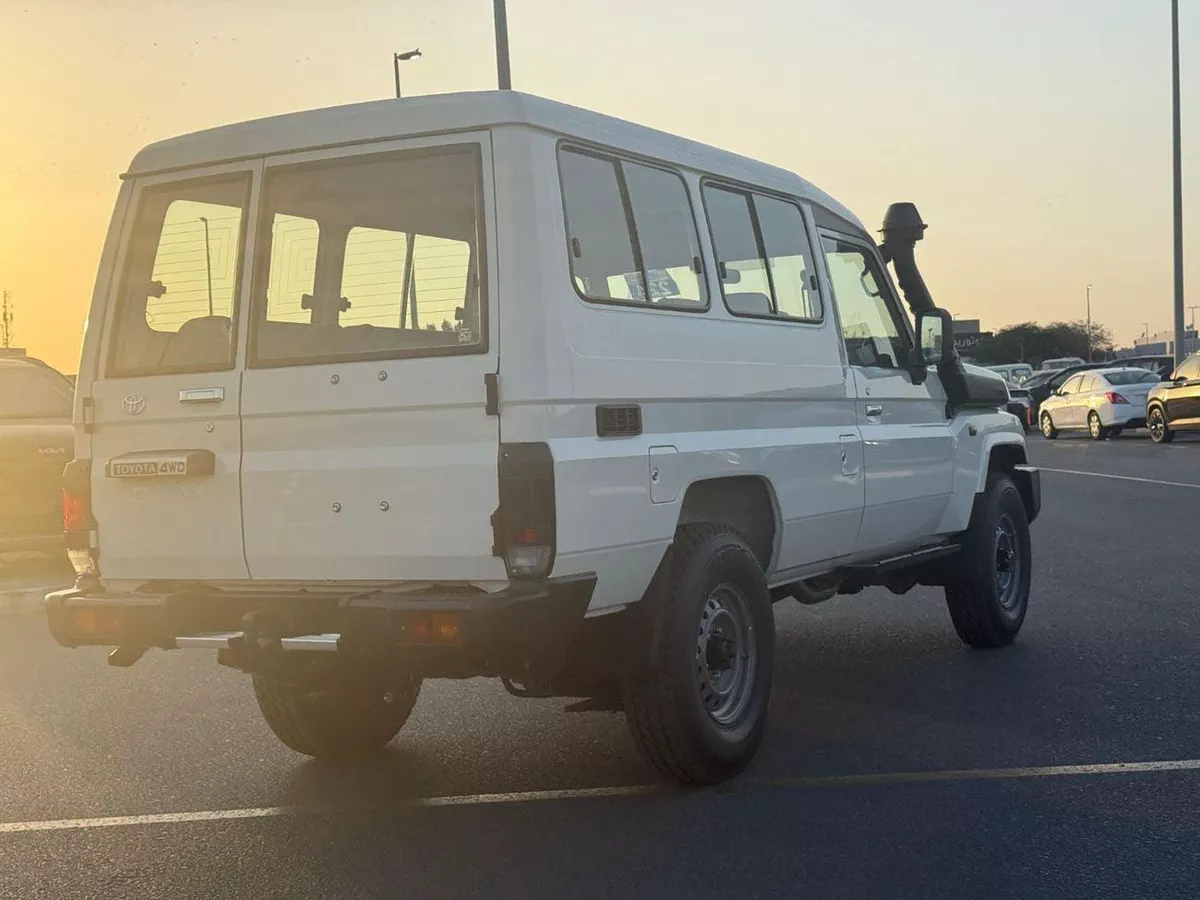 Toyota Land Cruiser 70 LC 78 2.8L DSL AT - LC78 2.8L DSL M/T - EXPORT ONLY-13-0