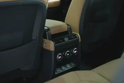 Brand New 2026 Land Rover Defender 110 X-Dynamic SE P400 | GCC Specs-16