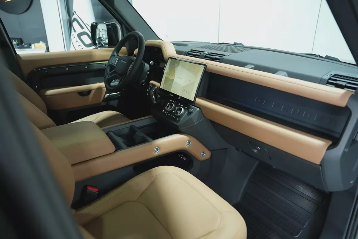 Brand New 2026 Land Rover Defender 110 X-Dynamic SE P400 | GCC Specs-11-11