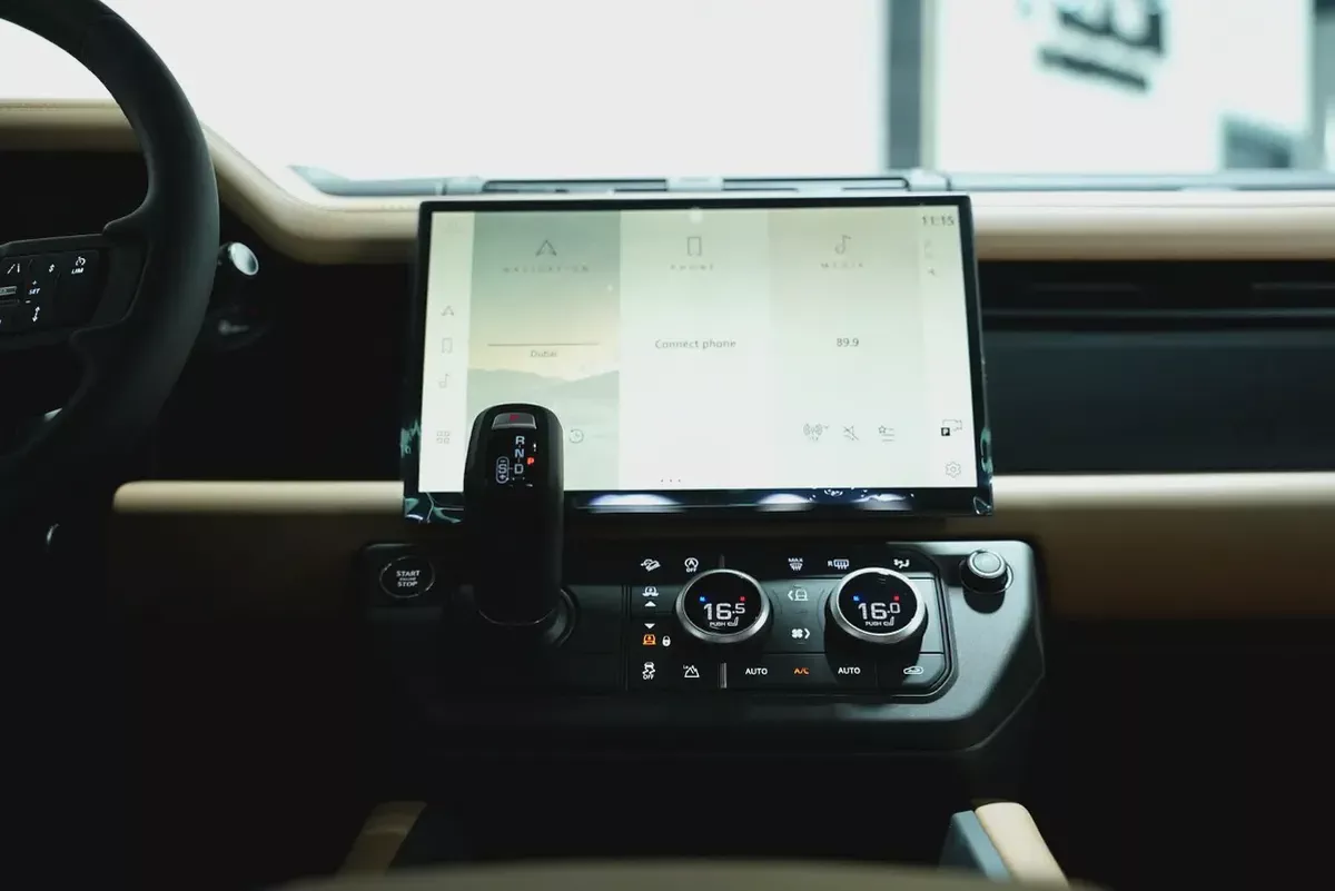 Brand New 2026 Land Rover Defender 110 X-Dynamic SE P400 | GCC Specs-5-5