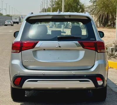 865-Monthly l GCC l 4wd, Cruise, Camera l Accident Free-4
