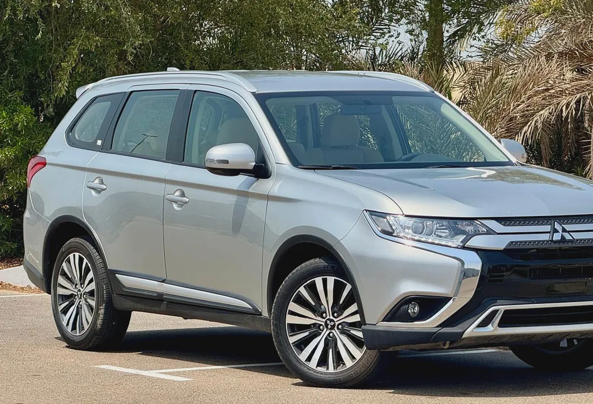 865-Monthly l GCC l 4wd, Cruise, Camera l Accident Free-13-13