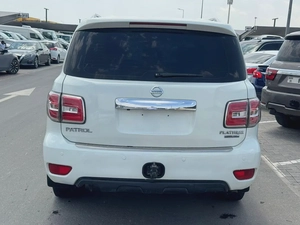 Nissan patrol 2013 fullopshin white color GCC calen car