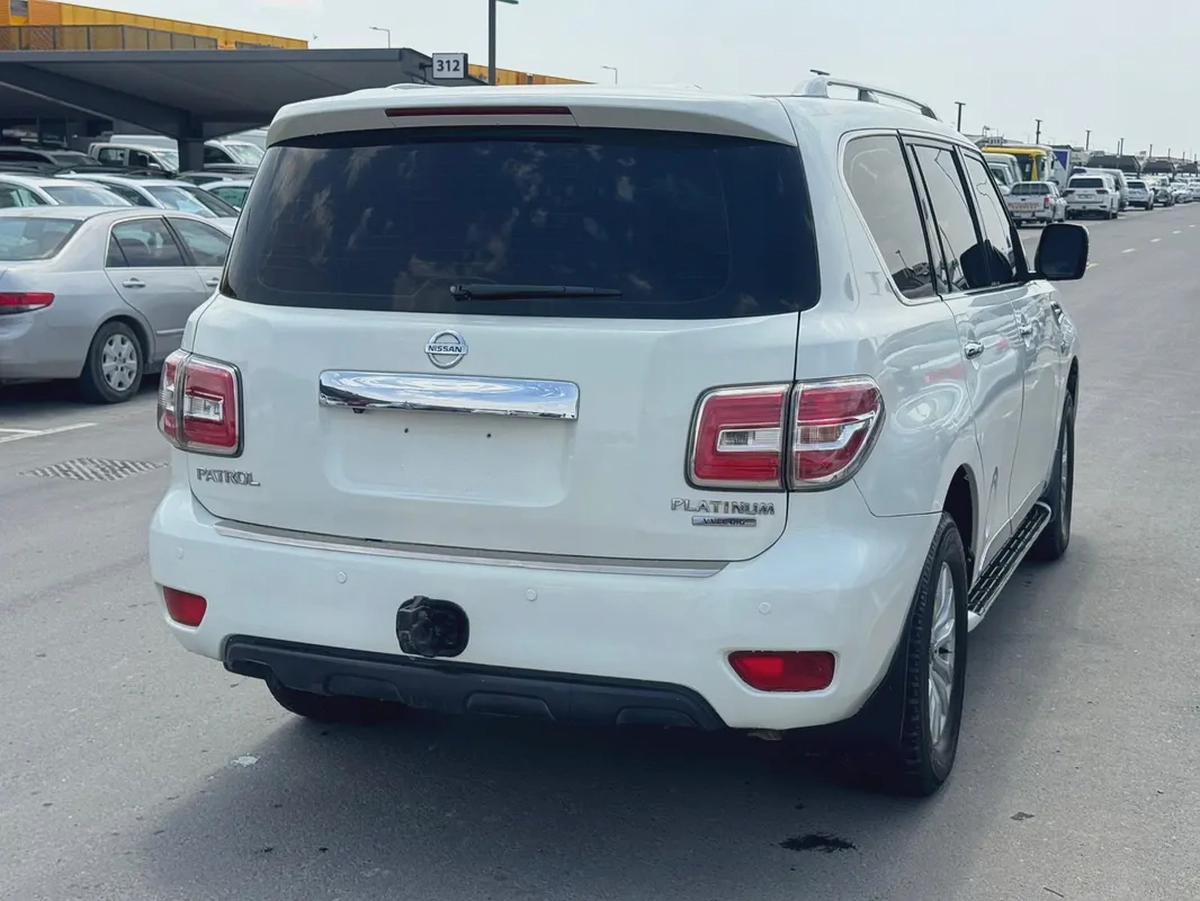 Nissan patrol 2013 fullopshin white color GCC calen car-5-5