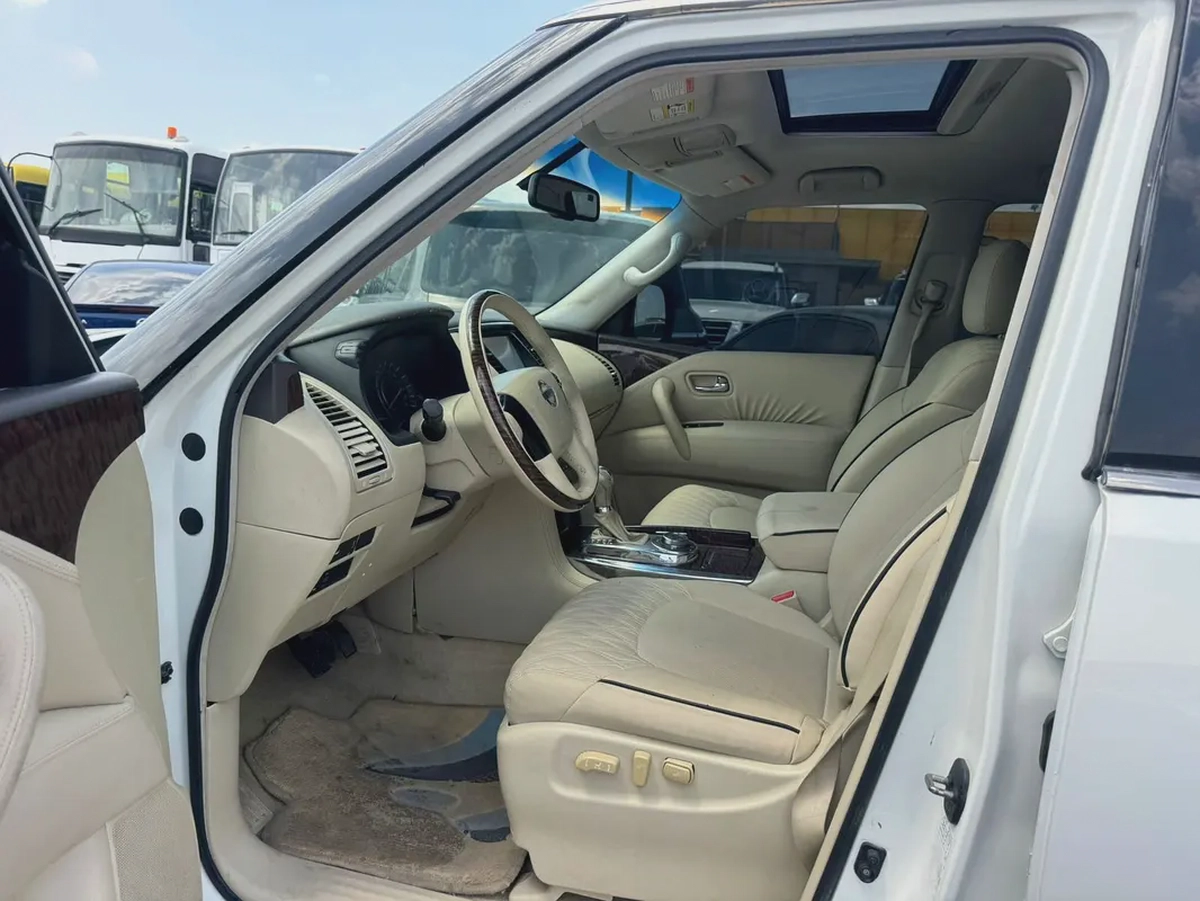 Nissan patrol 2013 fullopshin white color GCC calen car-6-6