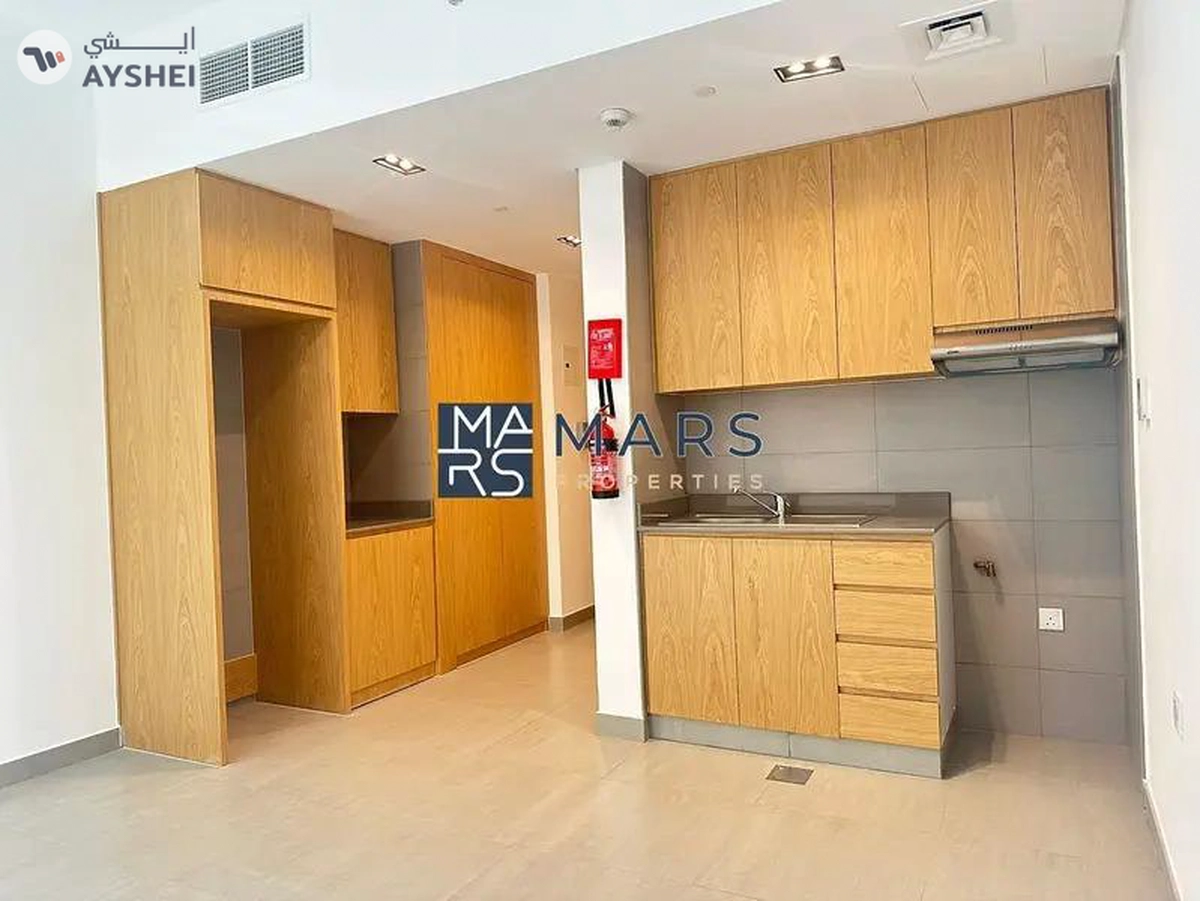 Brand new ready to move studio for sale