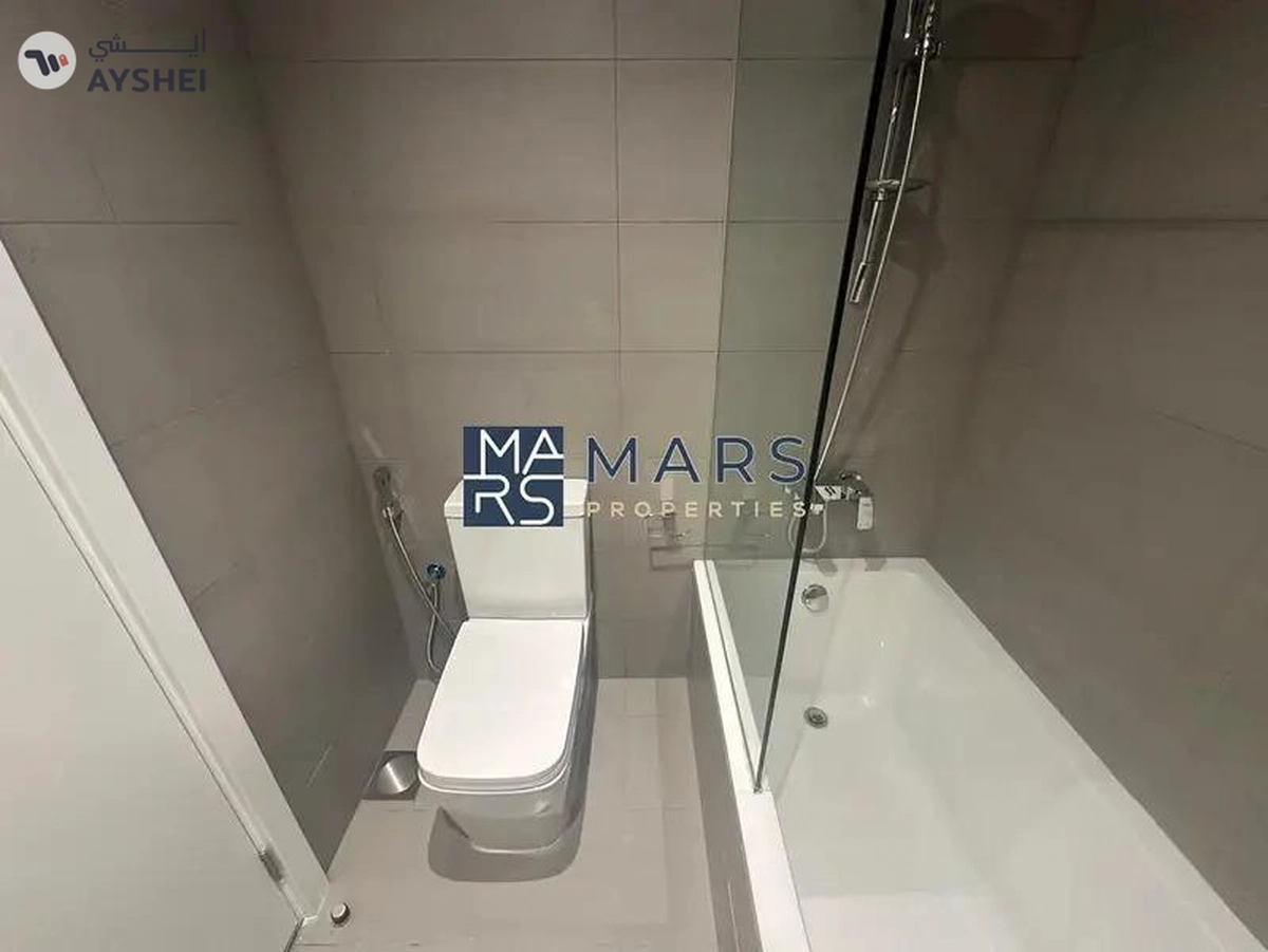 Brand new ready to move studio for sale