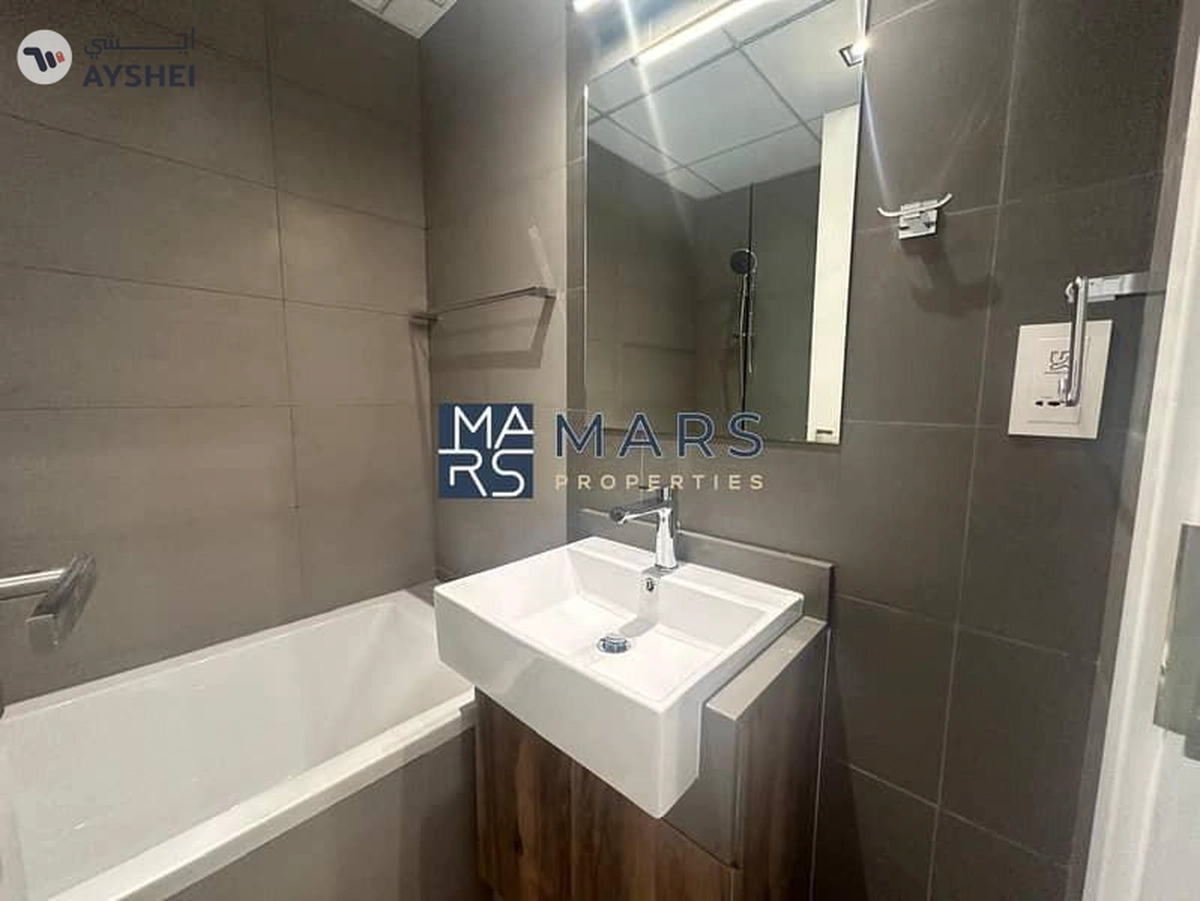 Brand new ready to move studio for sale