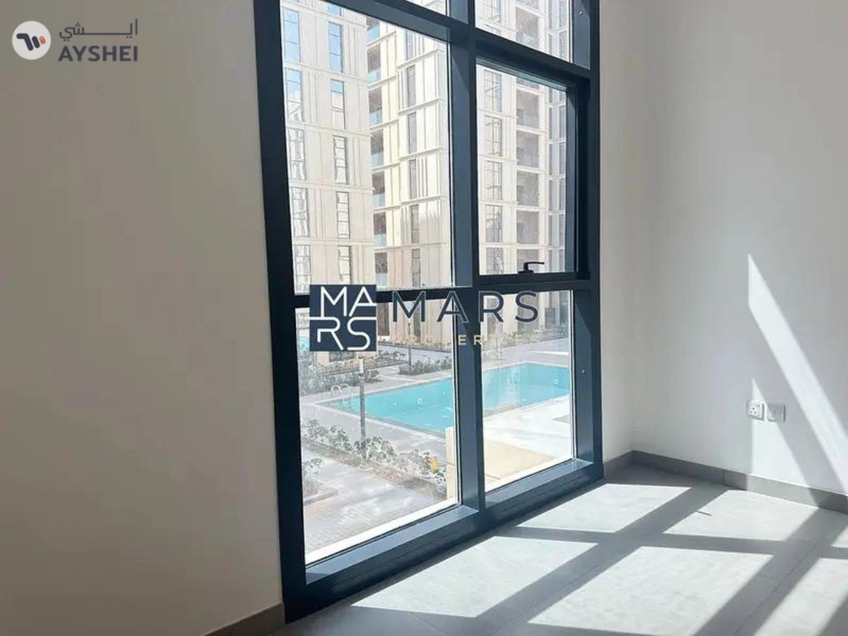 Brand new ready to move studio for sale