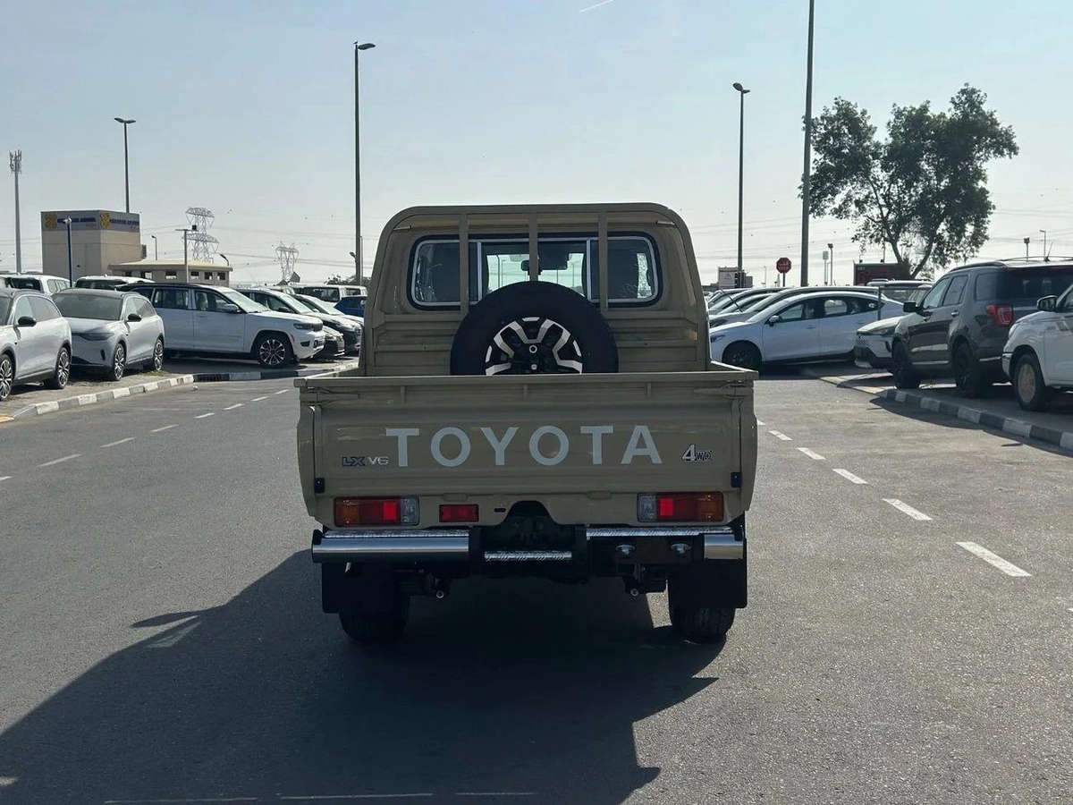 Toyota Land Cruiser Pick Up-3-3