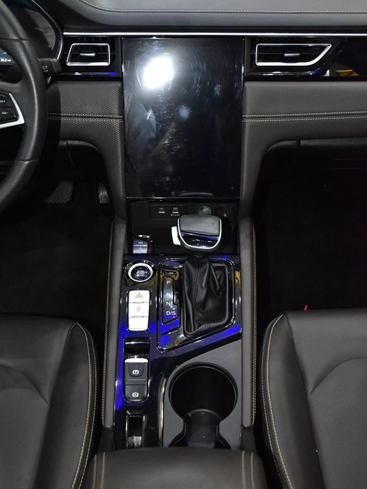 JAC J7 ( 2023 Model ) in Blue Color GCC Specs