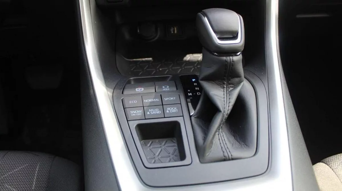 Toyota RAV4 LE RAV4 2.0L 2025-7-0