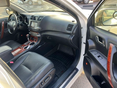 Toyota Highlander  2013 Toyota Highlander Hybrid 3.5L V6 - Rear Camera Leather Seat - Sunroof-13