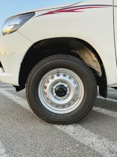 2026 Toyota Hilux Single Cab Base | GCC Specs | Excellent Condition-3
