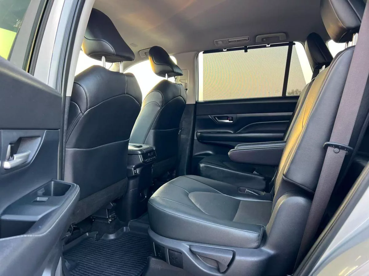 Toyota Grand Highlander  2024 Toyota Grand Highlander 2.4L V4 Turbo - AWD 4x4 Full Option With Dual Radar - Trunk Auto - Low-10-0
