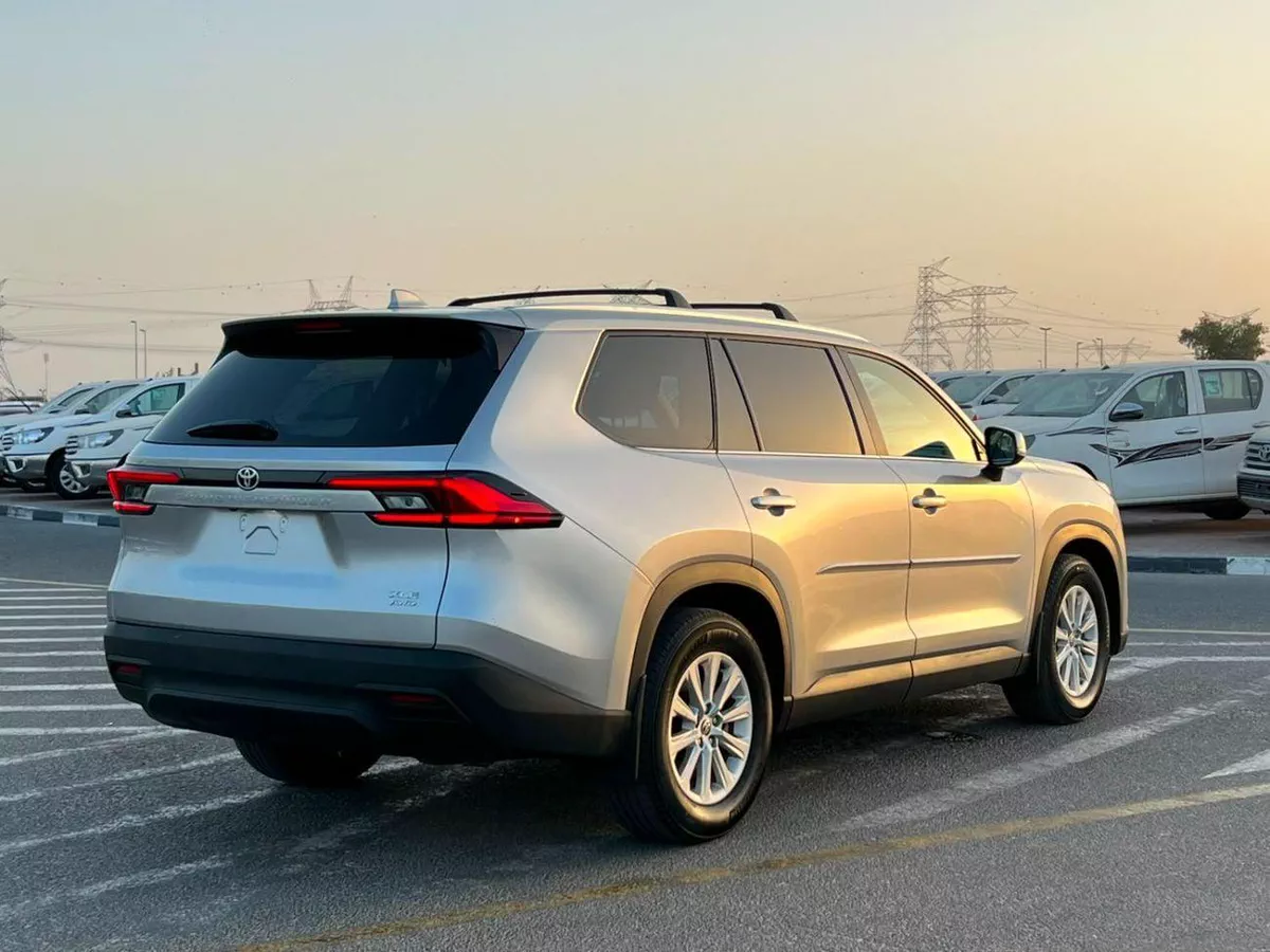 Toyota Grand Highlander  2024 Toyota Grand Highlander 2.4L V4 Turbo - AWD 4x4 Full Option With Dual Radar - Trunk Auto - Low-5-0