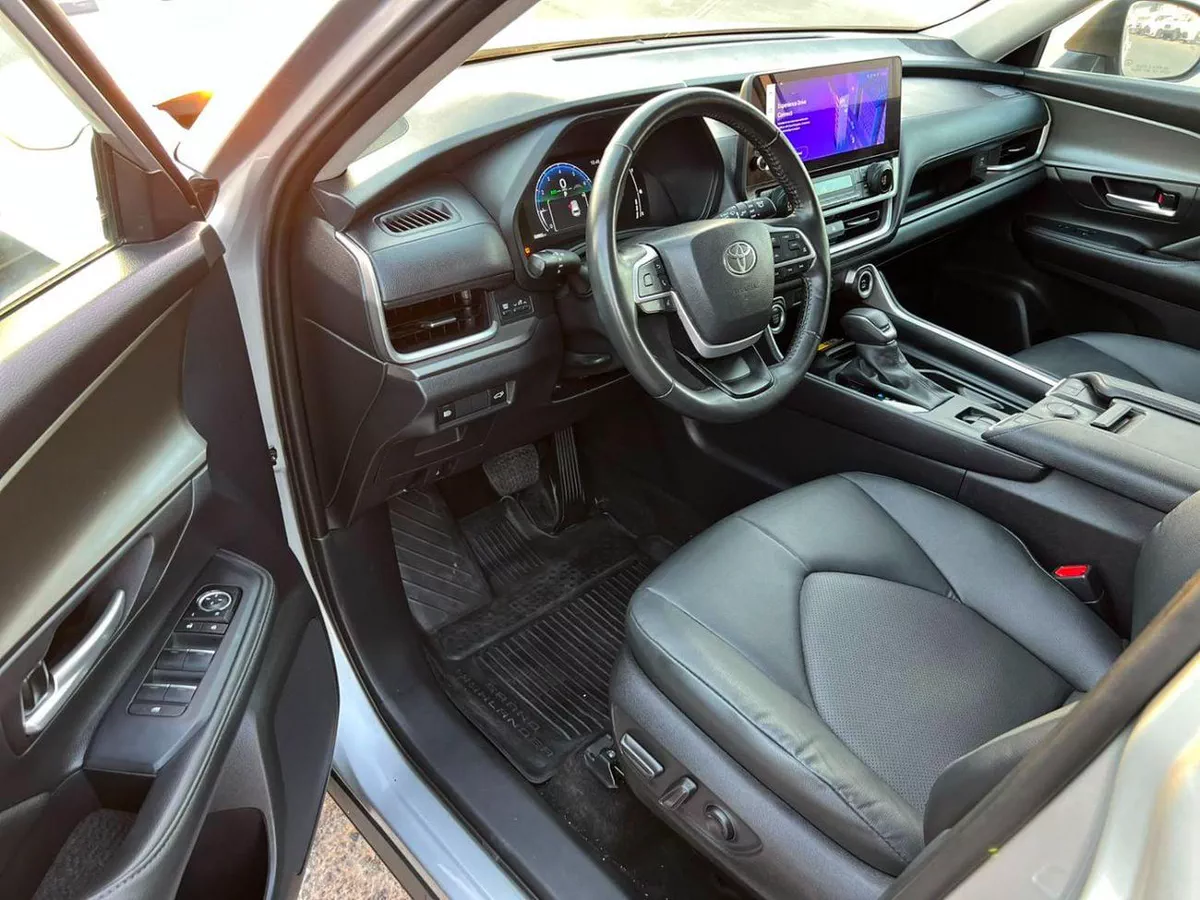 Toyota Grand Highlander  2024 Toyota Grand Highlander 2.4L V4 Turbo - AWD 4x4 Full Option With Dual Radar - Trunk Auto - Low-7-0