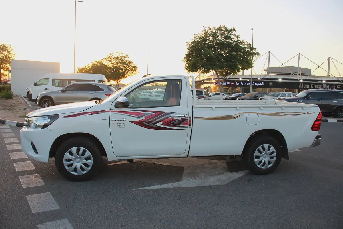 2023 Toyota Hilux Single Cab GL GCC Specs-1-1