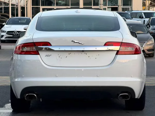 چاكوار XF موديل 2011 خليجى فل اوبشن بحاله ممتازه