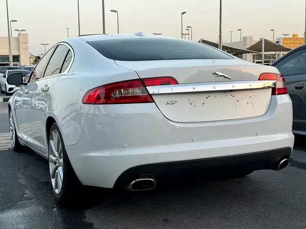 چاكوار XF موديل 2011 خليجى فل اوبشن بحاله ممتازه