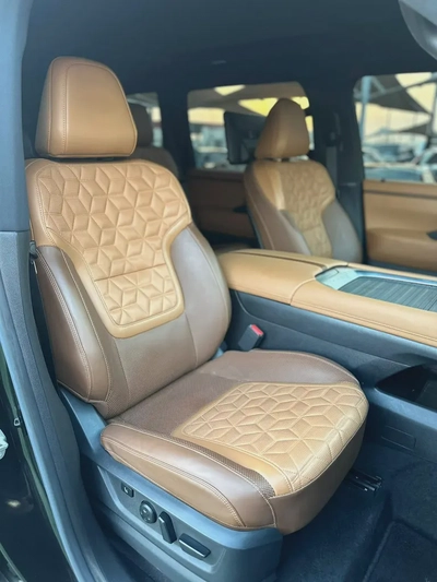 NISSAN PATROL PLATINUM T2 GCC 2025 FULL OPTION ORIGINAL PAINT UNDER WARRANTY-6