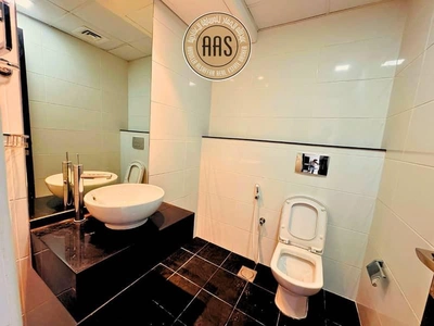 HUGE SIZE 2BHK || NEAR TO METRO || ALL AMENITIES || PARKING-3