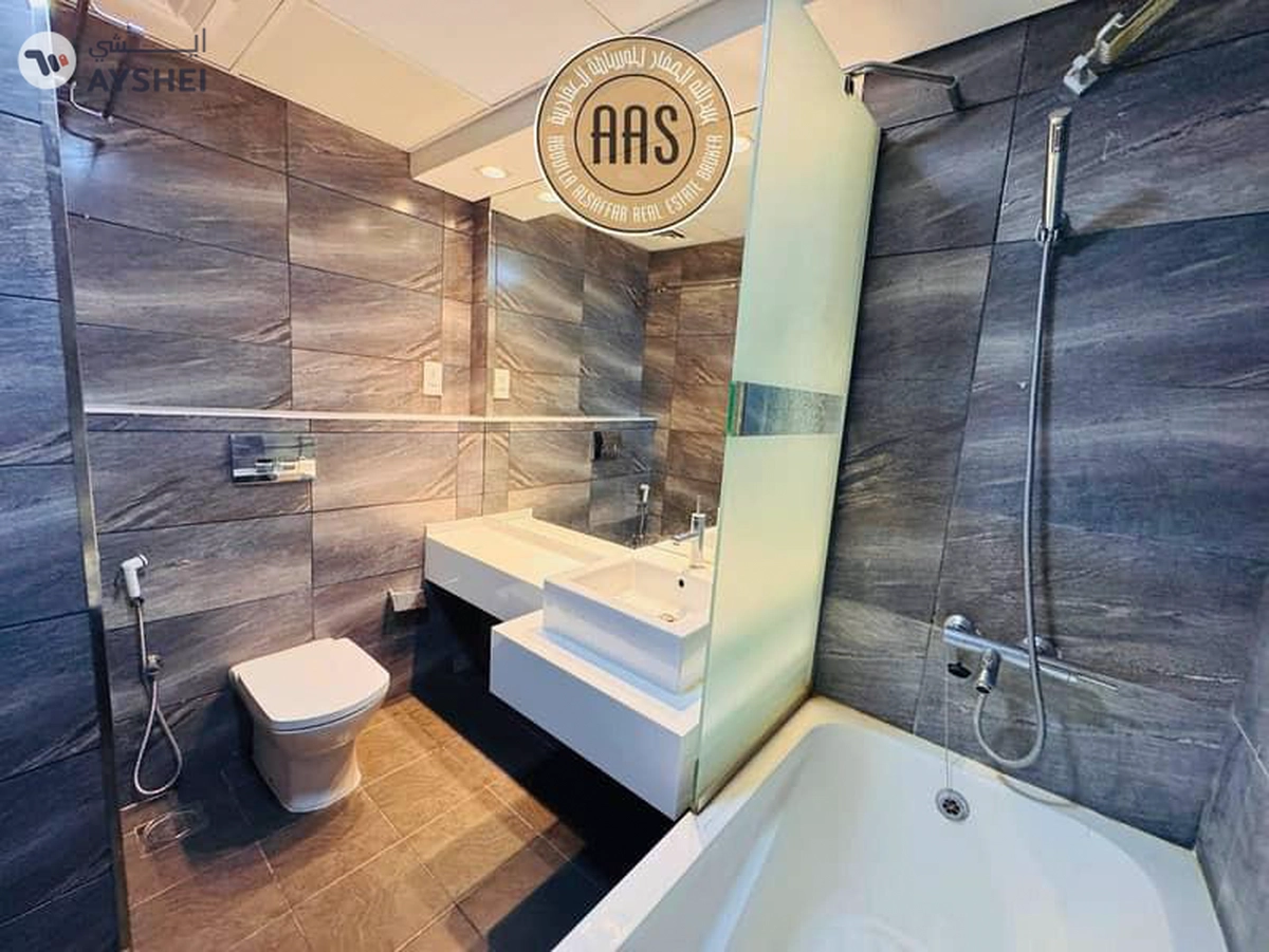 HUGE SIZE 2BHK || NEAR TO METRO || ALL AMENITIES || PARKING-15-15