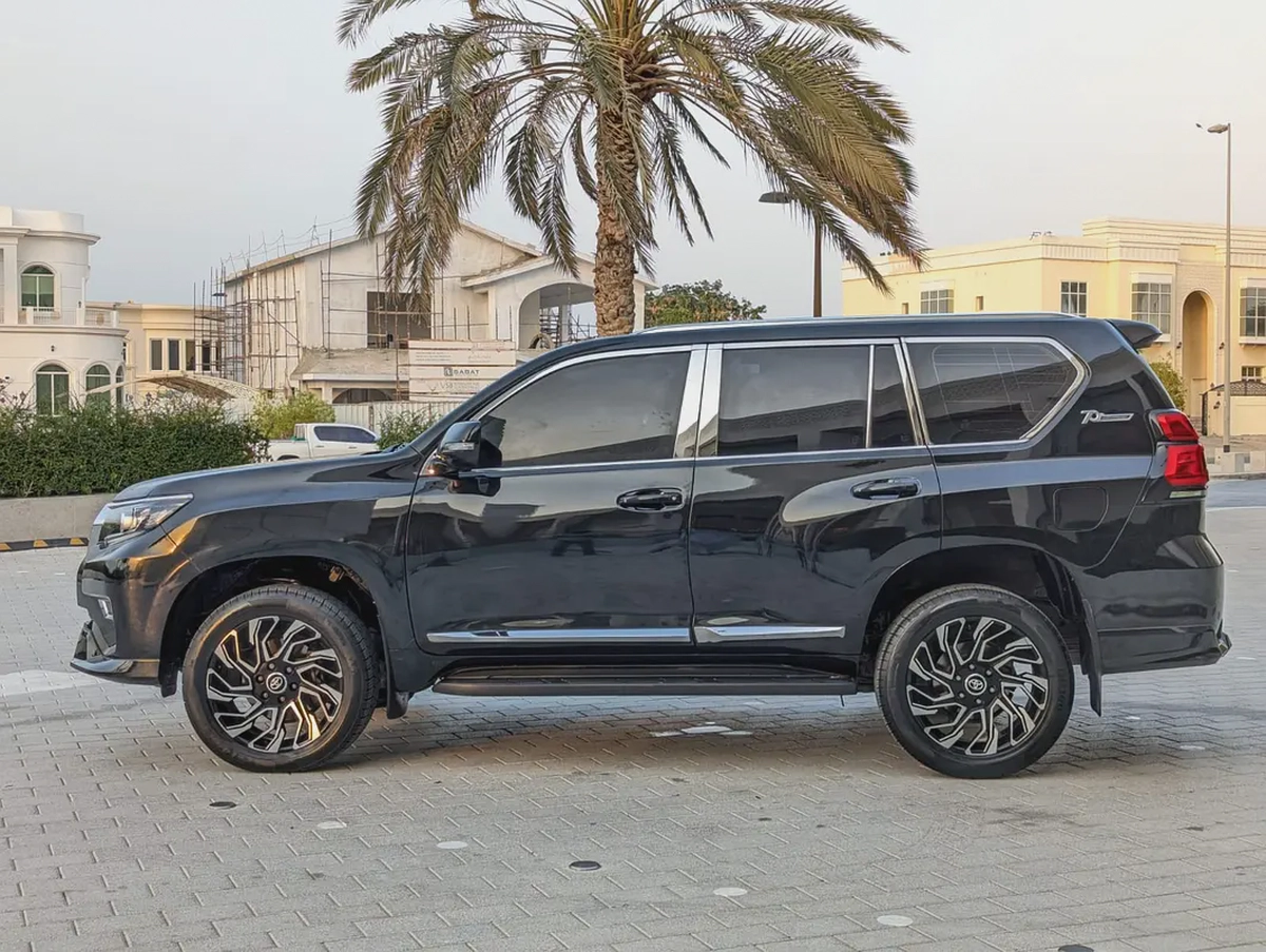 TOYOTA PRADO 2020 GCC V4 2.7L ACCIDENT FREE IN EXCELLENT CONDITION-14-14