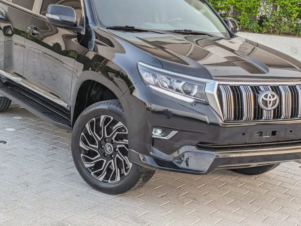 TOYOTA PRADO 2020 GCC V4 2.7L ACCIDENT FREE IN EXCELLENT CONDITION-18-18