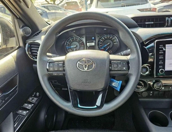 Toyota Hilux Toyota Hilux DC Adventure 4.0L Petrol 2026