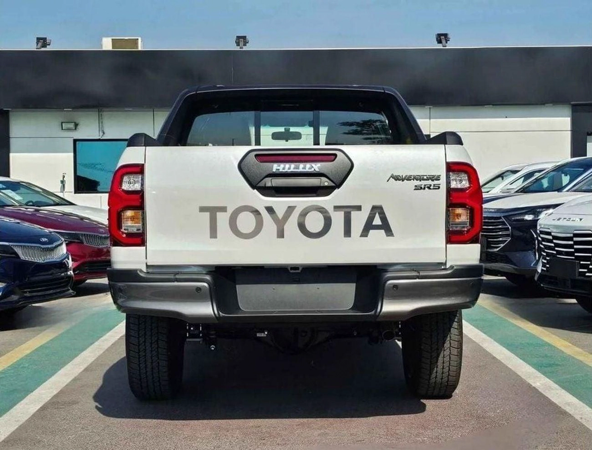 Toyota Hilux Toyota Hilux DC Adventure 4.0L Petrol 2026-5-0