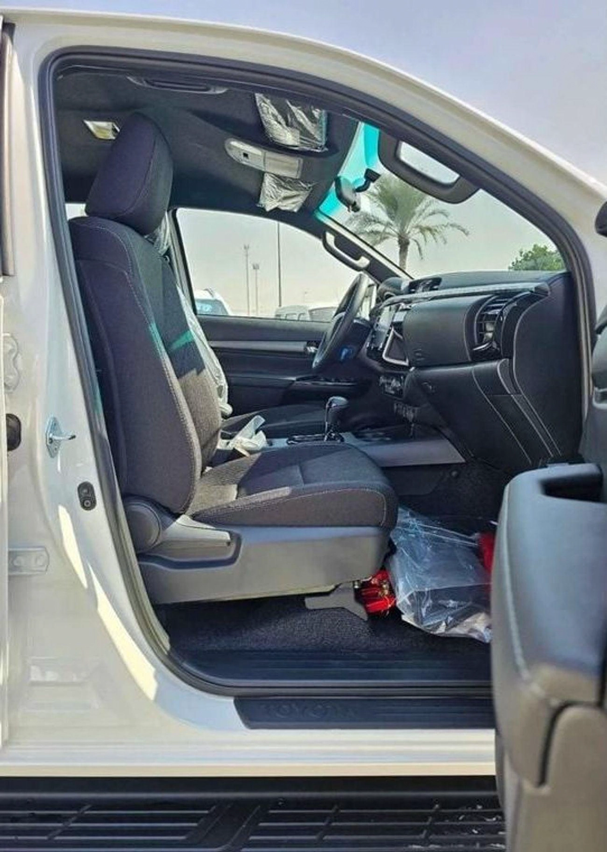 Toyota Hilux Toyota Hilux DC Adventure 4.0L Petrol 2026-8-0