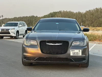 كرايسلر 300 مواصفات أمريكية بحالة جيدة-1