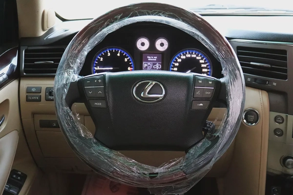 Lexus LX 570 Base 2011 | GCC Specs | Excellent Condition