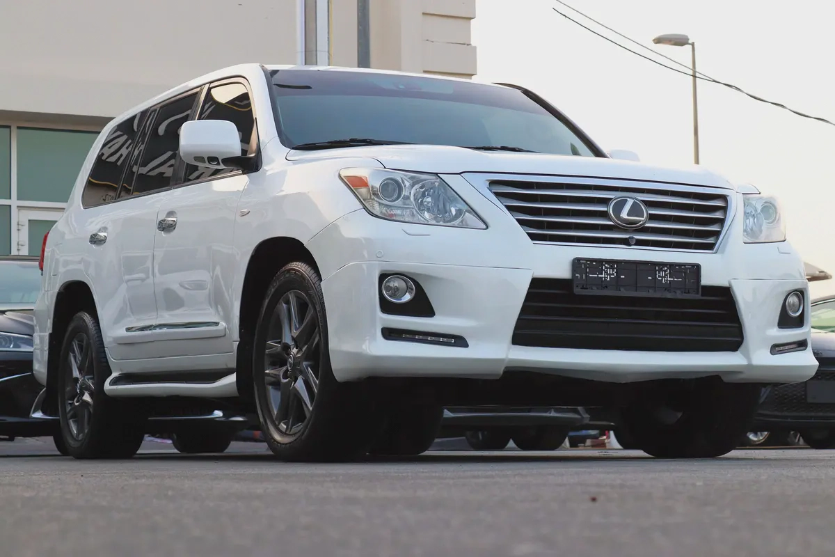 Lexus LX 570 Base 2011 | GCC Specs | Excellent Condition-1-1