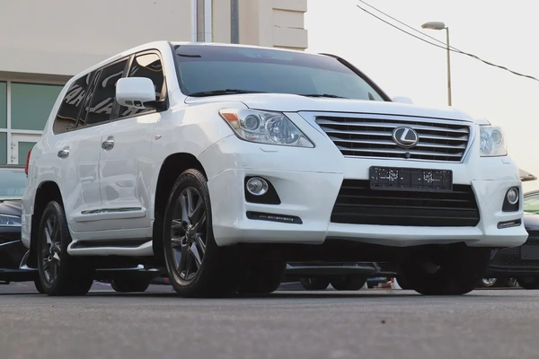 Lexus LX 570 Base 2011 | GCC Specs | Excellent Condition