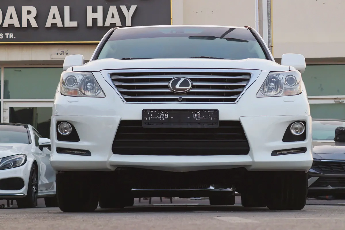 Lexus LX 570 Base 2011 | GCC Specs | Excellent Condition-2-2