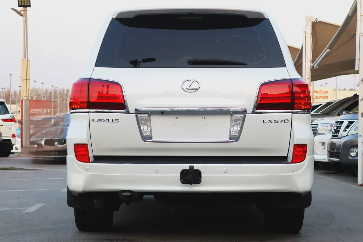 Lexus LX 570 Base 2011 | GCC Specs | Excellent Condition-4-4