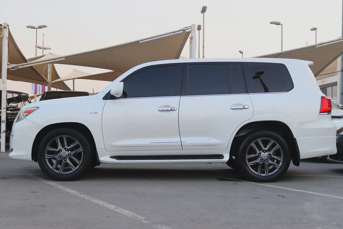 Lexus LX 570 Base 2011 | GCC Specs | Excellent Condition-5-5