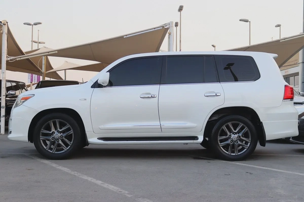Lexus LX 570 Base 2011 | GCC Specs | Excellent Condition