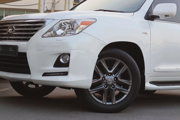 Lexus LX 570 Base 2011 | GCC Specs | Excellent Condition