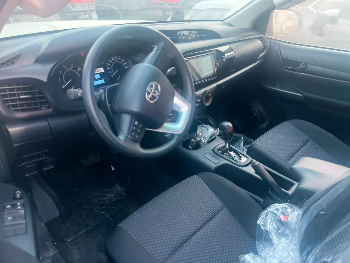 Toyota Hilux TOYOTA HILUX DOUBLE CABIN || 2.4L DIESEL 4×4 | WHITE 2026-11-0