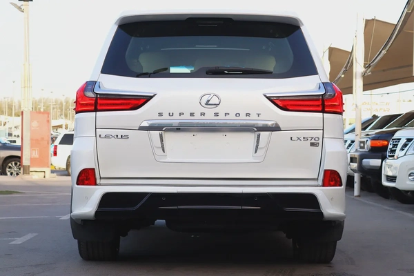 Lexus LX 570 Sport 2017 | GCC Specs | Pristine Condition