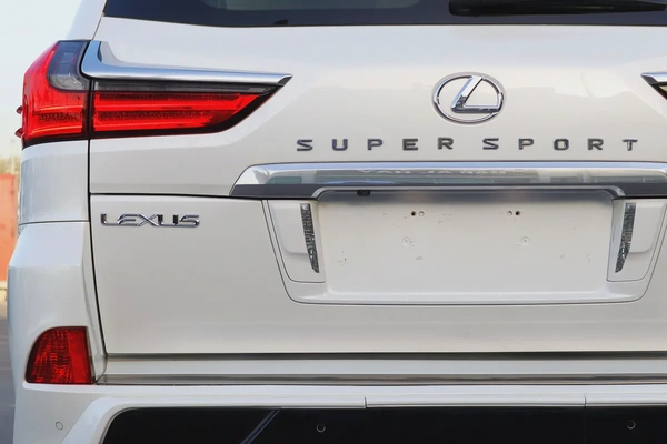 Lexus LX 570 Sport 2017 | GCC Specs | Pristine Condition