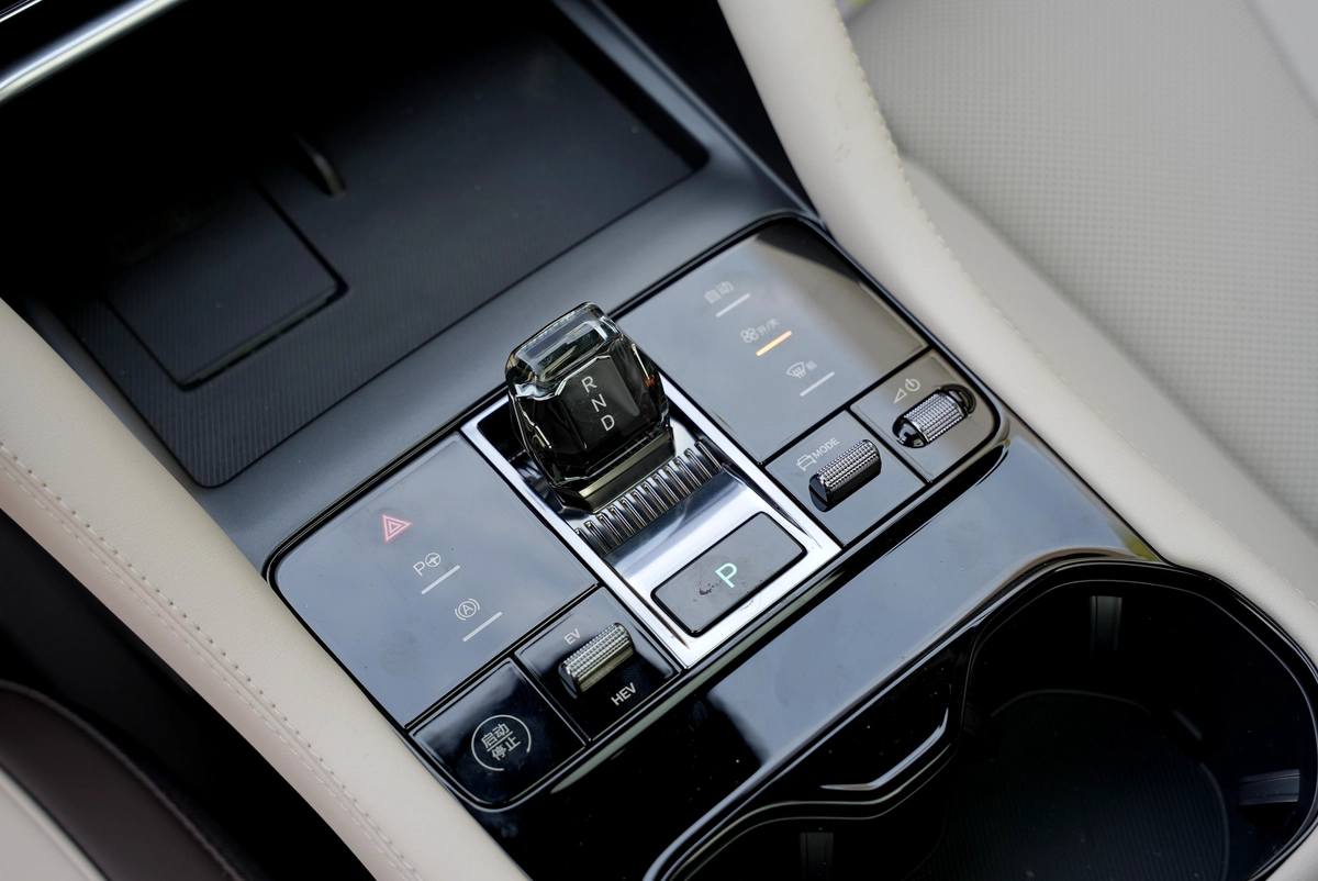 BYD Song Plus DM-i 112KM Premium-15-15