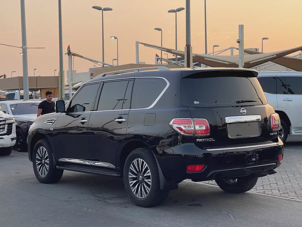 نيسان بترول 2016 خليجي V8 اسود Nissan Patrol LE Platinum 2016 GCC Specs-3-3
