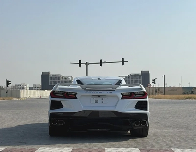 Accident-Free Chevrolet Corvette Stingray C8 | 2LT | 6.2L V8 | Arctic White / Black-3