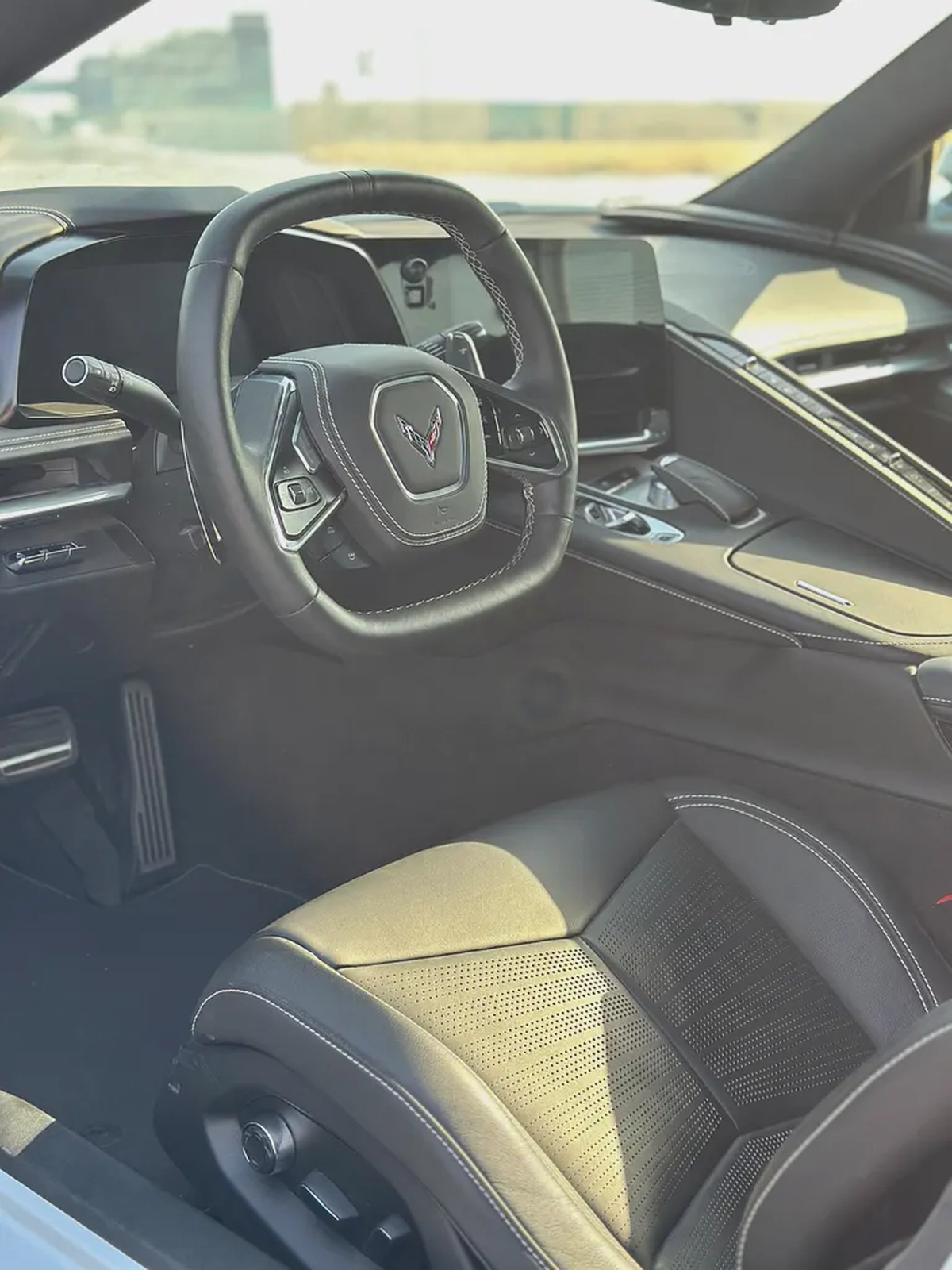 Accident-Free Chevrolet Corvette Stingray C8 | 2LT | 6.2L V8 | Arctic White / Black-7-7
