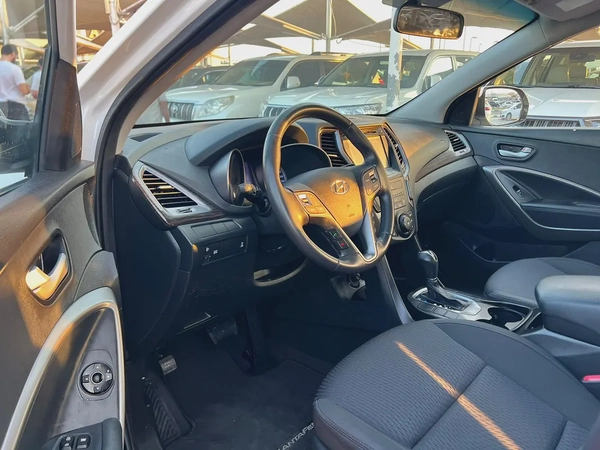 2016 | Hyundai Santa - Fe |  V6 | 7 Seaters | GCC | 3.3L | Ref#885