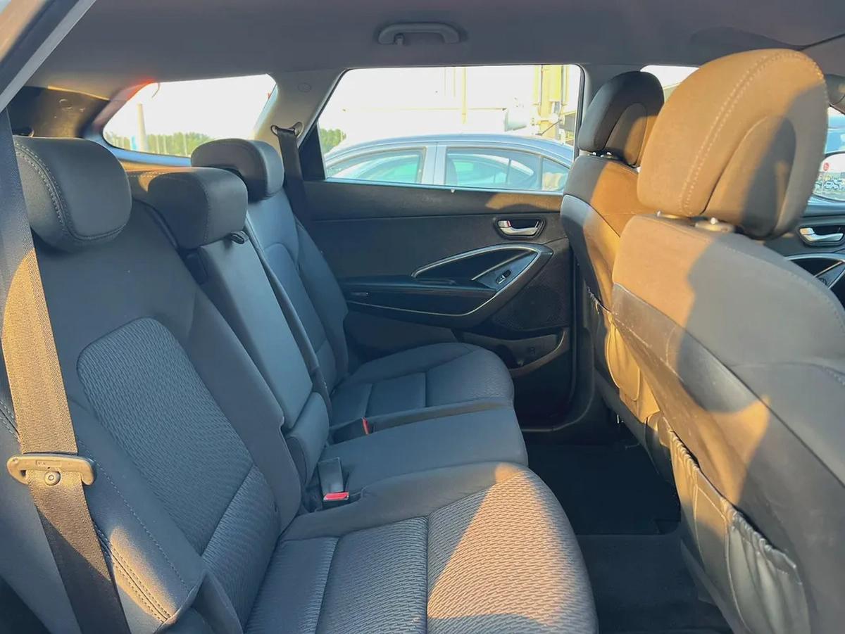 2016 | Hyundai Santa - Fe |  V6 | 7 Seaters | GCC | 3.3L | Ref#885-13-13